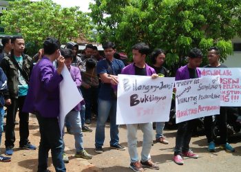 Mahasiswa Fakultas Pertanian Unigal Ciamis Demo Tuntut Pendidikan Berkualitas