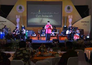 Lima Guru Inspiratif Jawa Barat Versi Een Sukaesih Award 2018