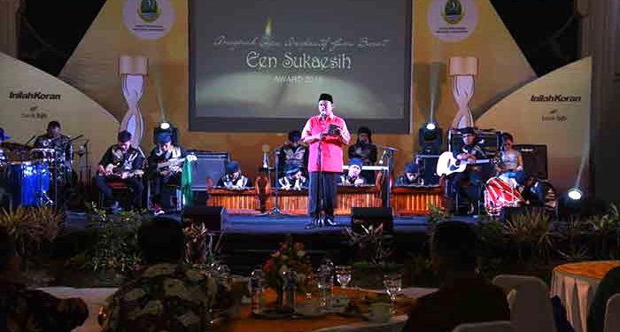 Lima Guru Inspiratif Jawa Barat Versi Een Sukaesih Award 2018