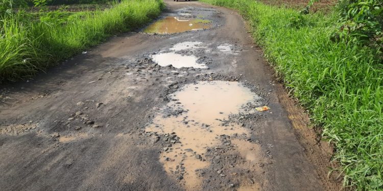 Jalan Lintas Perbatasan Daerah Ini Di Keluhkan Warga
