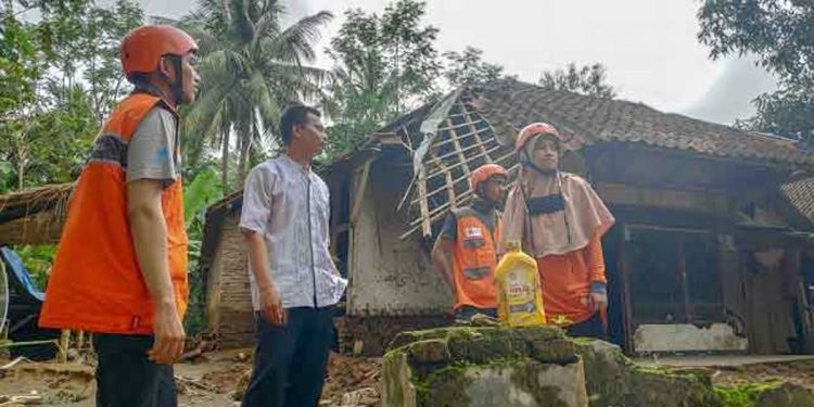 Rumah Zakat Sigap Lancarkan Aksi Peduli Bencana Banjir Tasikmalaya
