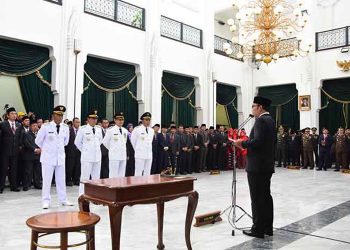 Ridwan Kamil Lantik Pasangan Bupati / Wakil Bupati Subang dan Majalengka