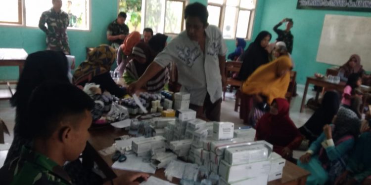 Di Sambut Baik,Warga Citalahab Dapat Pengobatan Massal Gratis dari Tim TMMD Kodim 0612/Tsm