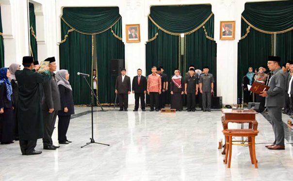 14 Pejabat Eselon II Provinsi Jabar Hasil Seleksi Terbuka Resmi Dilantik Gubernur