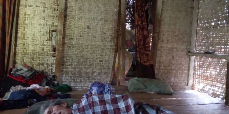 Miris, Kakek Toha Tinggal di Rumah Tak Layak Huni