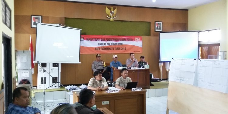 PPK Bungursari Gelar Rapat Pleno Rekap dan Penghitungan Perolehan Suara Pemilu 2019