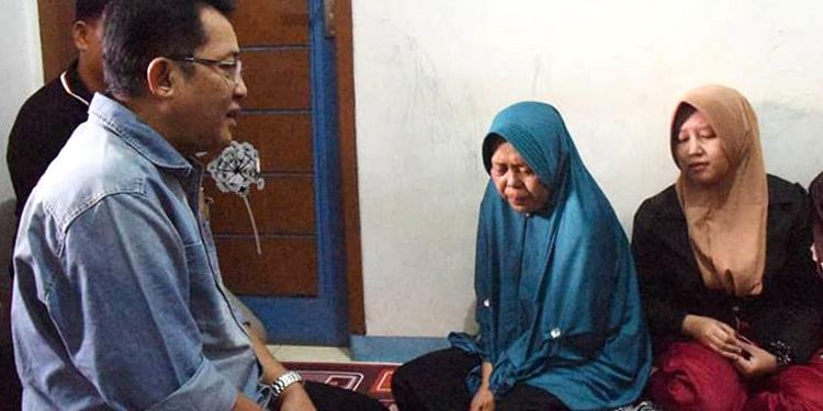 Bupati Tasikmalaya Sampaikan Langsung Rasa Dukacita Atas Meninggalnya Ketua KPPS
