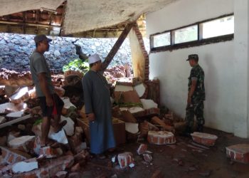 Madrasah Pontren As-Salam Rajadatu Cineam Tasikmalaya Diterjang Tanah Longsor