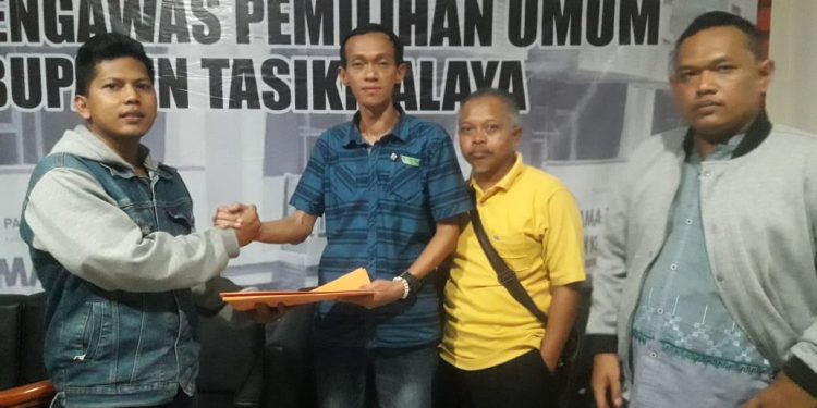 LSM Jawara Datangi Bawaslu Laporkan Pelanggaran Pemilu