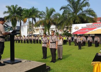 Melalui Upacara, Kapolres Tasikmalaya Kota Lepas dan Sambut Wakapolres