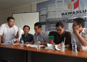 Geruduk Bawaslu, Jawara Audiens Dugaan Kecurangan Pemilu di Kabupaten Tasikmalaya