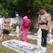 Kapolres Tasikmalaya Kota Beserta Ibu Tabur Bunga di TMP Karoeng Tasikmalaya