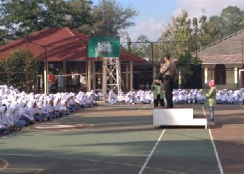 Polsek Ciawi Polres Tasikmalaya Kota Berikan Binluh Kepada Warga Pendidikan SMAN 1 Ciawi