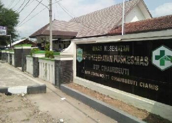 Puskesmas Poned Cihaurbeuti Dambakan Namanya Tercantum Pada Papan Informasi Penunjuk Arah Jalan