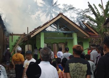 Rumah Warga Cilangkap Manonjaya Ludes Terbakar Api