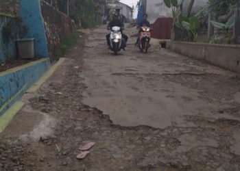 Kondisi Jalan Cikelong Nanggela Kawali Ciamis Dikeluhkan Warga Masyarakat