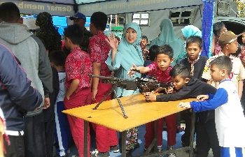 ‘Raider Goes to School’ Tiba di SDN Cibeureum Tasikmalaya Gelorakan Semangat Literasi