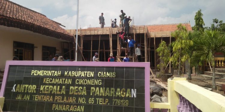 Pj. Kades Panaragan Cikoneng Ciamis Mulus Melanjutkan Pembangunan Kantor Desanya