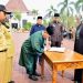 Bupati Karawang Serahkan 559 Petikan SK Kenaikan Pangkat Jabatan Fungsional