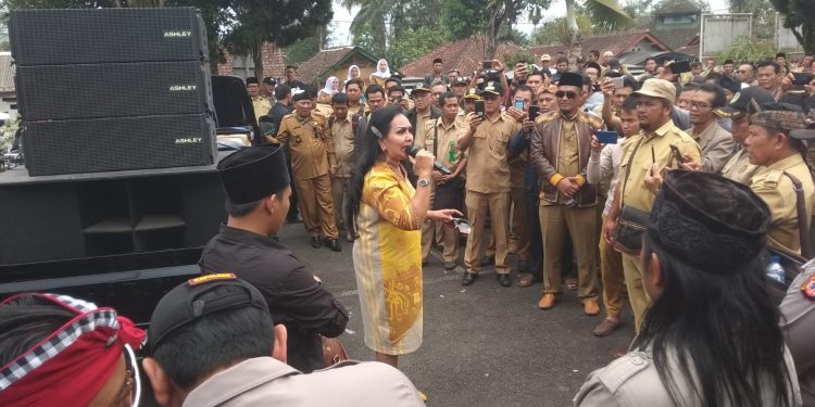 Aparatur Desa Se- Kabupaten Tasikmalaya Tuntut Transfaransi Kejari Singaparna Dalam Setiap Penanganan Hukum