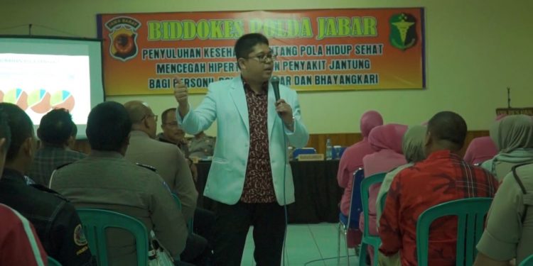 Bidokes Polda Jabar Ajak Keluarga Besar Polres Banjar Berpola Hidup Sehat