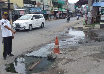 Tidak Ada Perhatian Pemerintah, Warga Keluhkan Bocornya Saluran Air