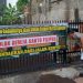 Khawatir Picu Gesekan Antar Umat Beragama, Banner Didepan Gereja Santo Filipus Diturunkan Paksa Aparat