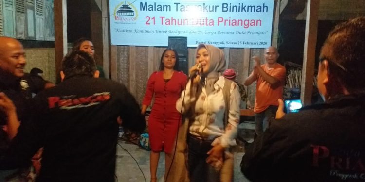 Diva Dangdut Cucu Cahyati Meriahkan Malam Tasyakur Binikmah 21 Tahun Duta Priangan