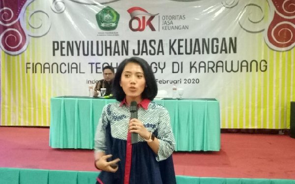 Menggandeng OJK, Puteri Komarudin Berikan Penyuluhan Jasa Keuangan di Karawang