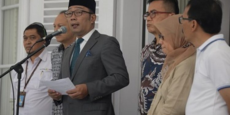 Kang Emil Umumkan Resmi Home Lerning dan Penundaan UN/US di Jabar