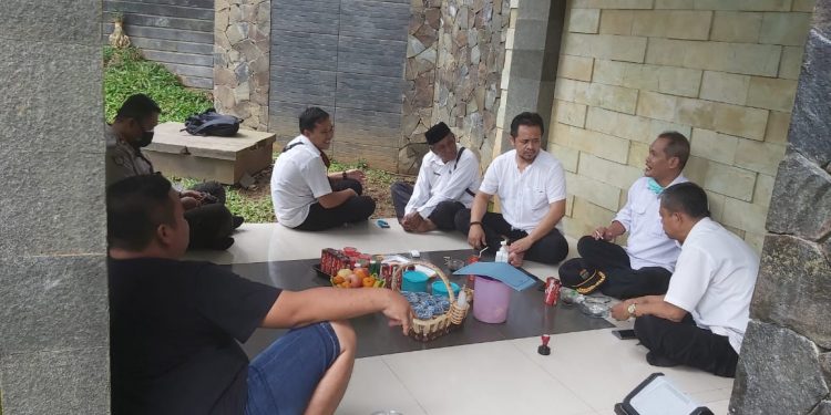 Hendra, Kecamatan Karangjaya Bersatu Lawan Corona