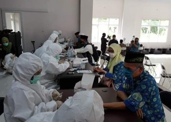 Wagub Jabar Pantau Pelaksanaan Rapid Test Covid-19 Kepada Kiyai dan Ulama Se-Kabupaten Tasikmalaya
