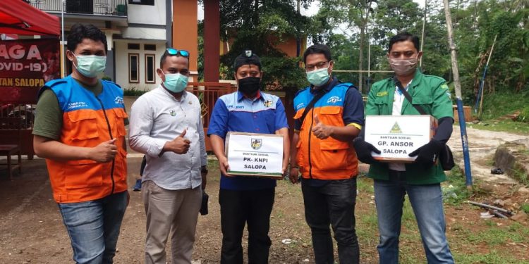 Ketua KNPI Kab. Tasikmalaya Sampaikan Langsung Bantuan Bagi Korban Kebakaran di Tanjungsari Salopa
