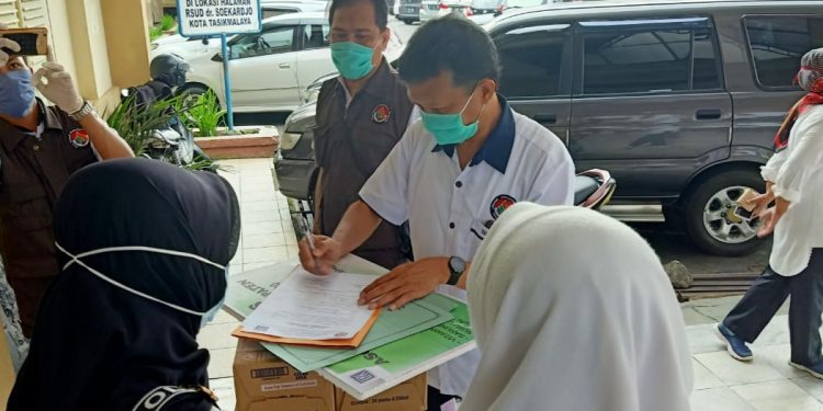 Peduli Cegah Corona UPK DAPM Kabupaten Tasikmalaya Salurkan Bantuan di Dua Rumah Sakit Tasikmalaya