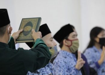 Gubernur Jabar Lantik Seribu Lebih CPNS Via Video Teleconfrence