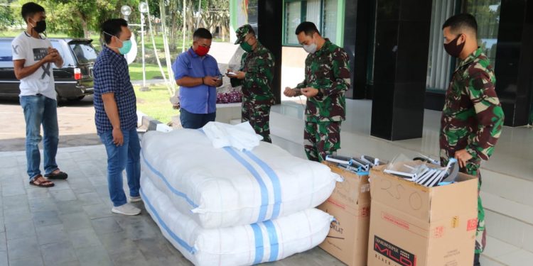Brigif Raider 13/Galuh Terima Bantuan APD Dari PT BKL Untuk Tangani Pandemi Covid-19