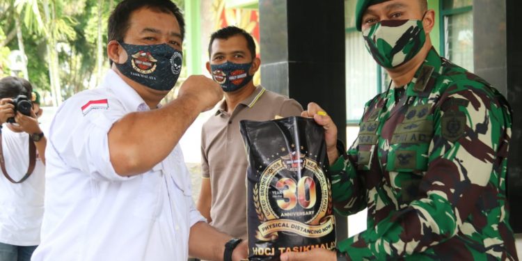Peringati Ultahnya Ke-30 HDCI Tasikmalaya Berbagi Sembako Melalui TNI-Polri dan Pemerintah Dalam Penyalurannya