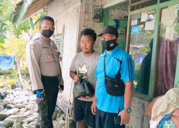 Polsek Karangjaya Bagikan 50 Paket Sembako Kepada Warga Kurang Mampu