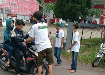 KMC Hugo Ninja’s Bagikan Ta’jil Jelang Buka Puasa