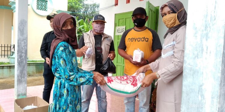 Penyaluran Sembako di Masa New Normal Kecamatan Karangjaya Ikuti Protokoler Kesehatan Covid-19