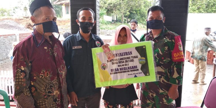 Penyaluran BLTDes Tahap II Desa Neglasari Pancatengah Berjalan Lancar