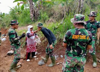 TMMD Ke-108 Kodim 0611/Garut Jadi Saksi Betapa besar Kasih Sayang Ibu Untuk Anaknya