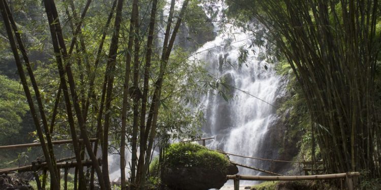 Curug Luhur Di Pangandaran Memikat pengunjung Wisatawan Lokal Hingga Mancanegara