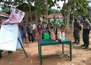 Koramil 1218/Cikatomas Laksanakan Gerakan Serentak Sosialisasi Sekaligus  Penyemprotan BIOS-44