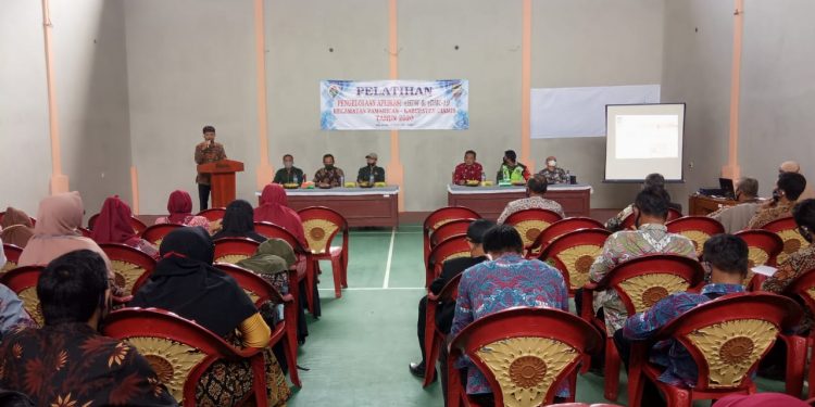 Perangkat 14 Desa di Pamarican Ciamis Tempuh Pelatihan Pengelolaan Aplikasi eHDW, dan eDMC-19