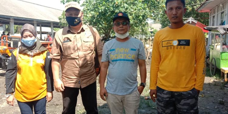 Kadis Peternakan Ciamis Tinjau Langsung Kondisi Pasar Ternak Pasca Bencana Banjir Banjarsari