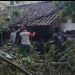 Hujan Deras Disertai Angin Kencang Porak-porandakan Atap Rumah Warga Pamarican Ciamis