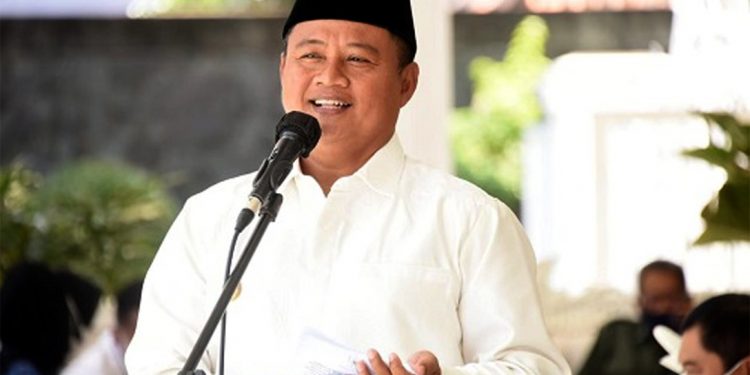 Wagub Mendapat Reward Peduli Jurnalis Dari PWI Jabar