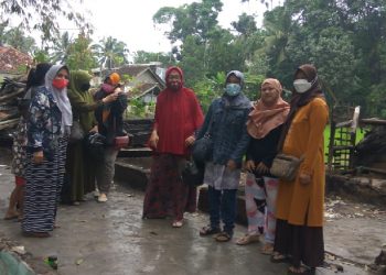 Civitas Akademika SMPN 8 Tasikmalaya Sigap Bantu Korban Kebakaran Rumah