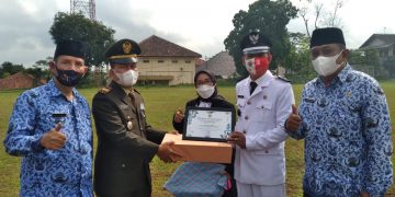 Upacara Bendera Peringatan HUT RI Ke-76 Tingkat Kecamatan Cineam Tasikmalaya Berjalan Khidmat